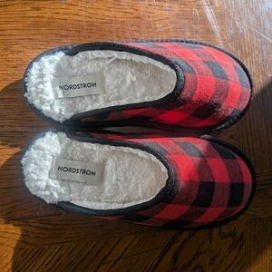 Nordstrom Red and Black Plaid Women's Slippers